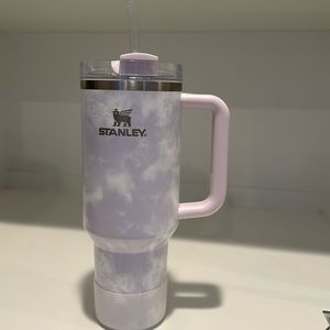 Like New Stanley 40oz stainless steel h2.0 quencher in wisteria tie-dye.